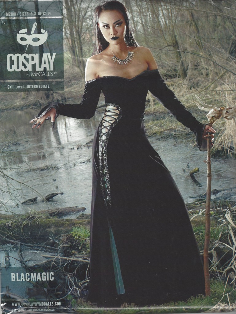 M 2100 McCall's Cosplay Blacmagic Kleid